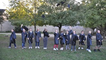 Les anciens CM2 étaient de retour à l'école vendredi 7 octobre pour recevoir leur diplôme de Cambridge !